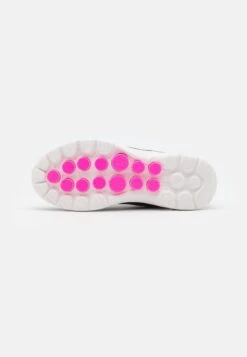 Go Walk 6 Iconic Vision - Sportieve Wandelschoenen - Black/Hot Pink 12 Go Walk 6 Iconic Vision - Sportieve Wandelschoenen - Black/Hot Pink -Skechers 107c780bc1a04a92b0d669d8c01dd399
