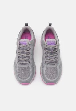 Go Run Trail Altitude Lace Up - Trail Hardloopschoenen - Gray/Pink 11 Go Run Trail Altitude Lace Up - Trail Hardloopschoenen - Gray/Pink -Skechers 3091dc699d4b4464927c9b9c61a46c9b