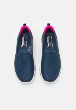Go Walk Arch Fit Slip On - Sportieve Wandelschoenen - Navy Textile/Hot Pink Trim -Skechers 3f91578f7758430f85b5f722812d5d7a