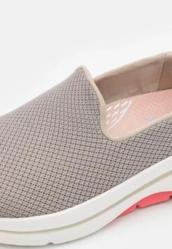 Go Walk Arch Fit - Sportieve Wandelschoenen - Taupe/Coral -Skechers 4269b33ce01048c28b12f98f89e2b6ef