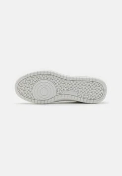 Koopa - Sneakers Laag - White -Skechers 5a350732142e4dfeacb69648b9350458