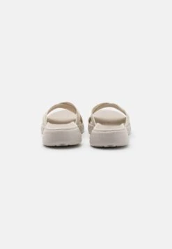 On The Go 600 Slide - Badslippers - Natural -Skechers 7d45969c0dec4edf8263917f9738c933