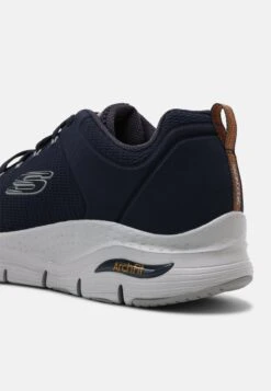Arch Fit Titan - Sneakers Laag - Navy -Skechers 8ce2c3fe70424387ba2f3ae941da0e6a
