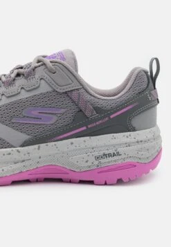 Go Run Trail Altitude Lace Up - Trail Hardloopschoenen - Gray/Pink 13 Go Run Trail Altitude Lace Up - Trail Hardloopschoenen - Gray/Pink -Skechers 97d0f4d35bbb4f7b8044e6d90a45187b