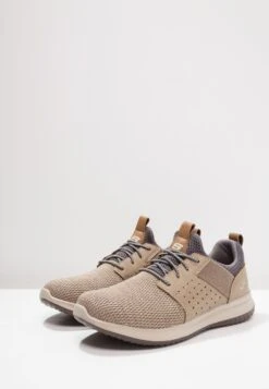 Skechers Delson - Instappers - Taupe -Skechers a5d7c87d993b48f1b30843bad6218c95
