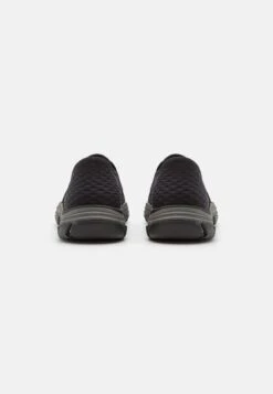 Skechers Respected - Sneakers Laag - Black -Skechers a803fa0c291f4b289e2478984e3a105e