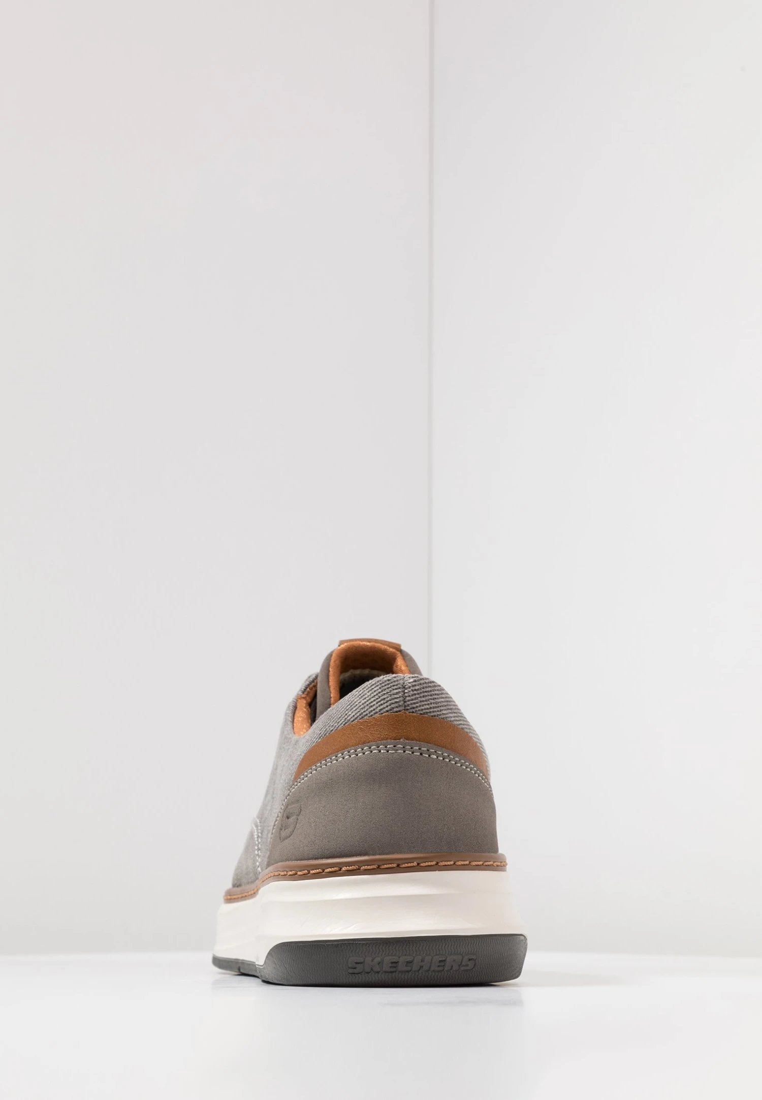 Skechers Moreno - Sneakers Laag - Taupe 6 Skechers Moreno - Sneakers Laag - Taupe - Afbeelding 4