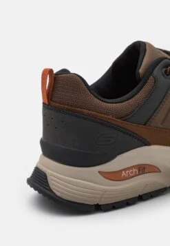 Skechers Arch Fit Treadwear - Sneakers Laag - Dark Brown 13 Skechers Arch Fit Treadwear - Sneakers Laag - Dark Brown -Skechers c3b0ec4cd77b429584ca1acdcab199a3