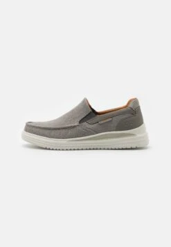 Skechers Proven Classic Fit - Sneakers Laag - Taupe